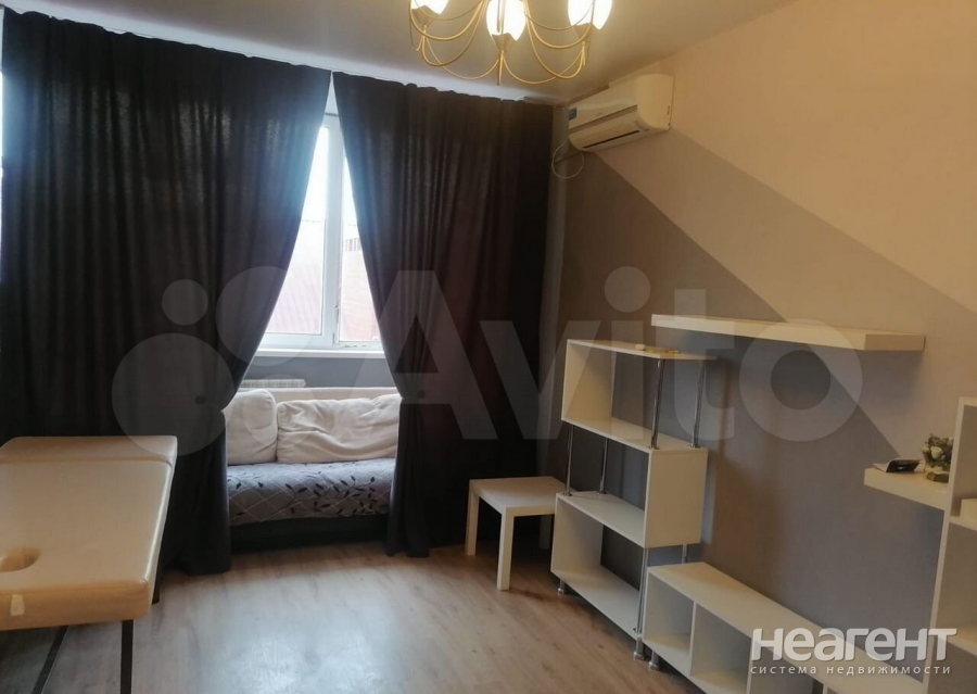 Продается 1-комнатная квартира, 42,2 м²