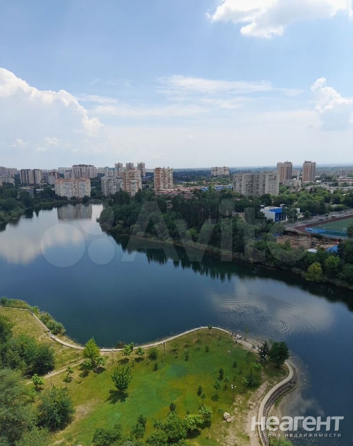 Продается 1-комнатная квартира, 52 м²