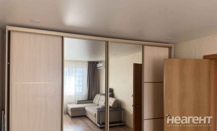 Сдается 1-комнатная квартира, 40 м²