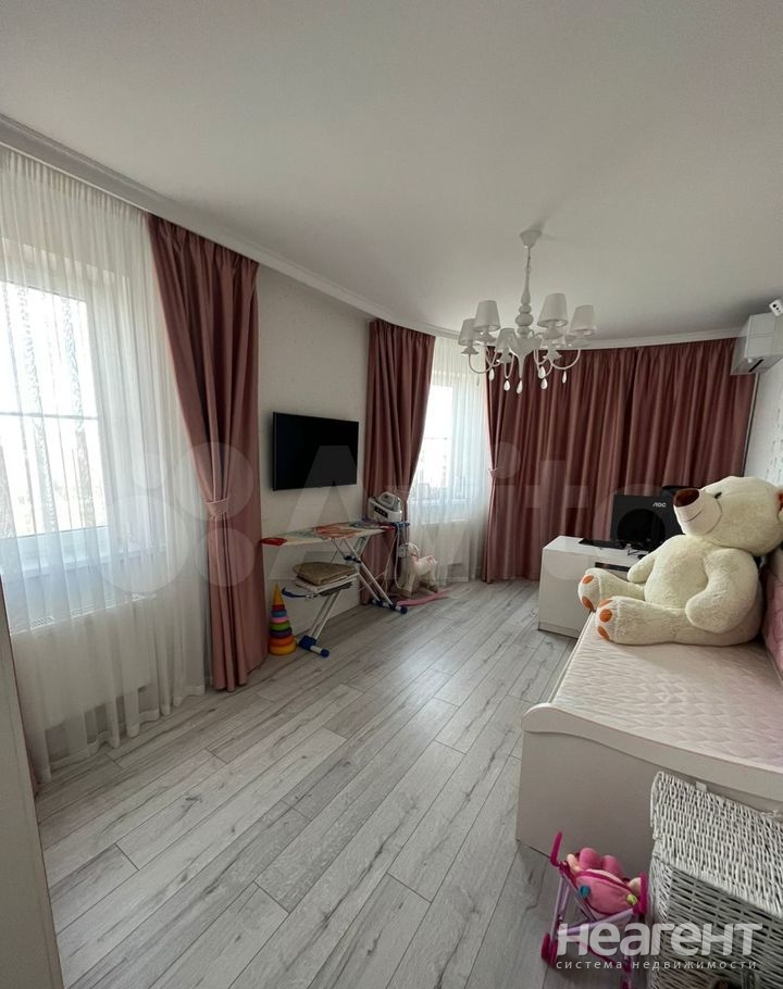 Продается 3-х комнатная квартира, 90 м²