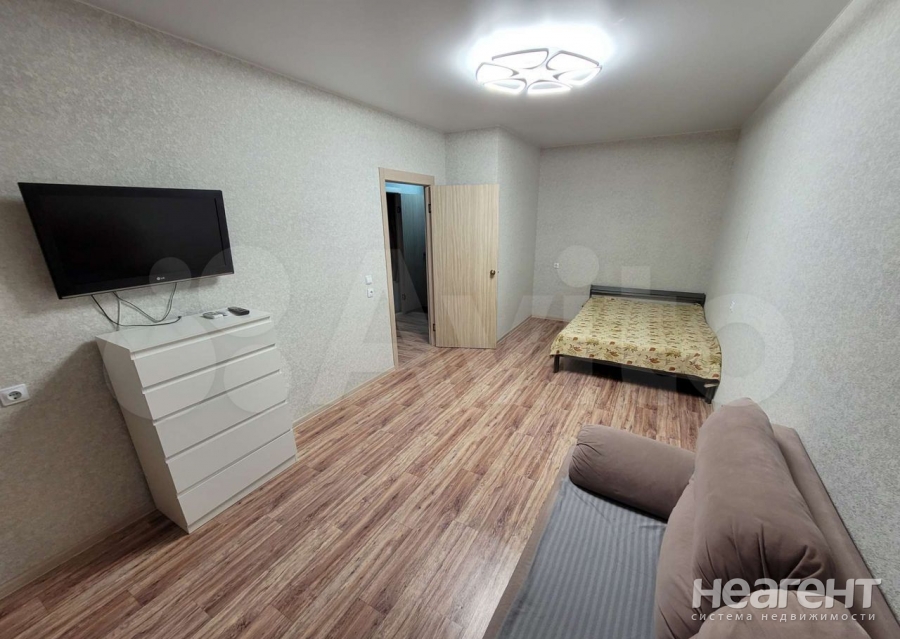 Сдается 1-комнатная квартира, 38 м²