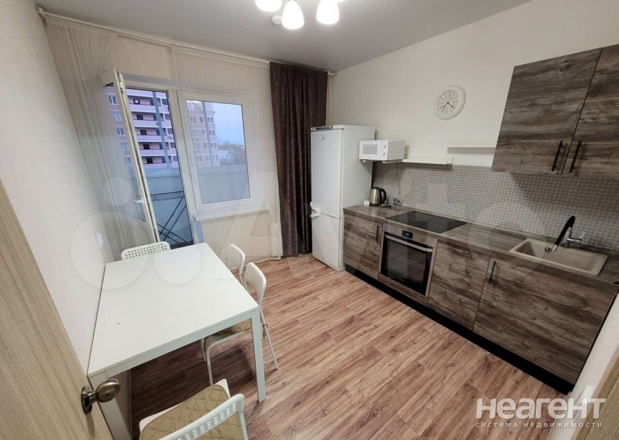 Сдается 1-комнатная квартира, 38 м²