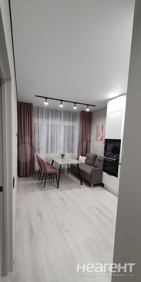 Продается 1-комнатная квартира, 39 м²