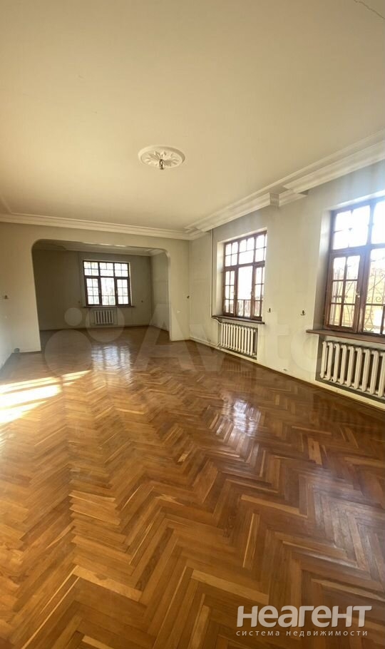 Продается Дом, 358 м²