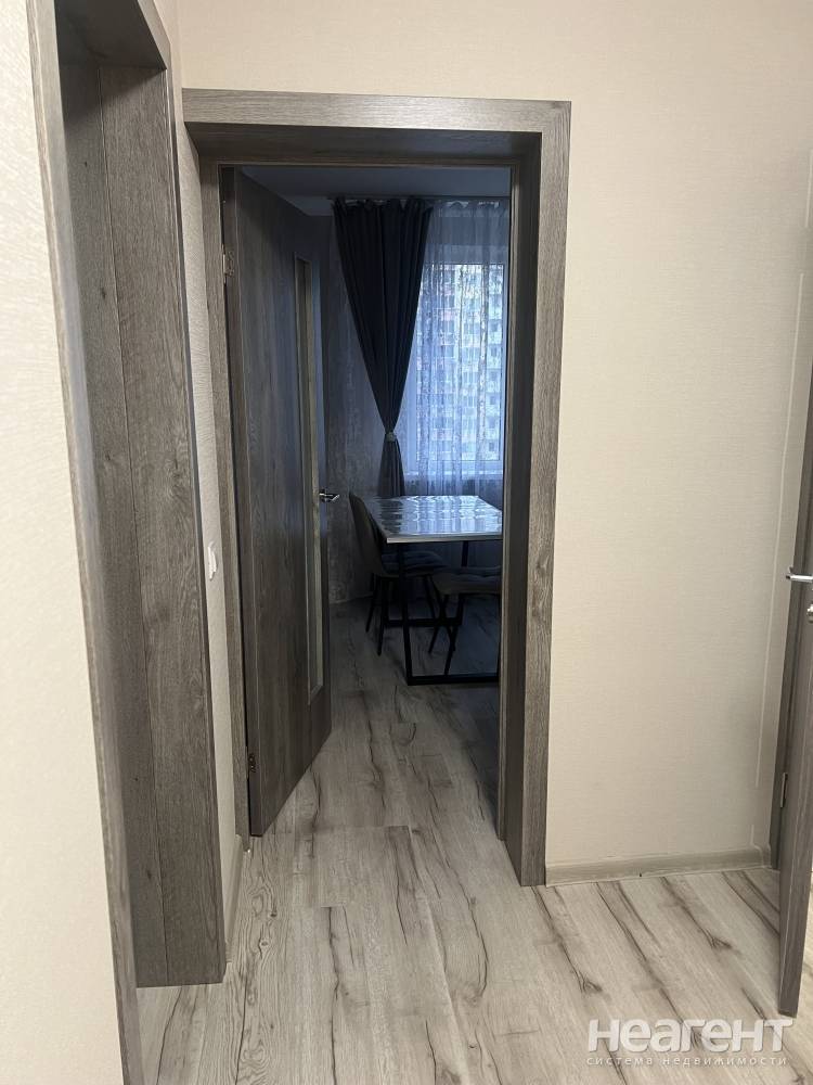 Сдается 1-комнатная квартира, 38 м²