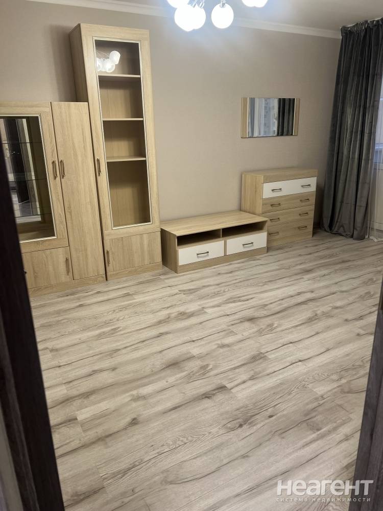 Сдается 1-комнатная квартира, 38 м²