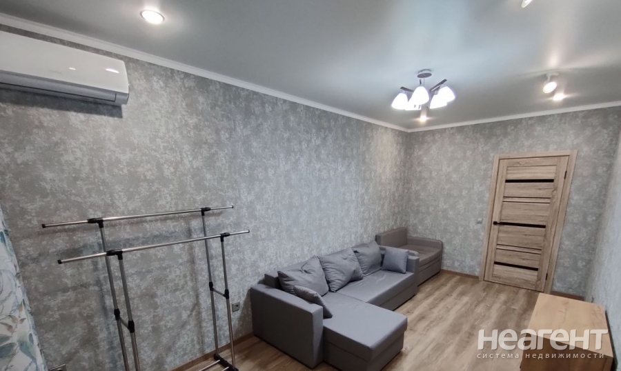 Сдается 1-комнатная квартира, 40 м²