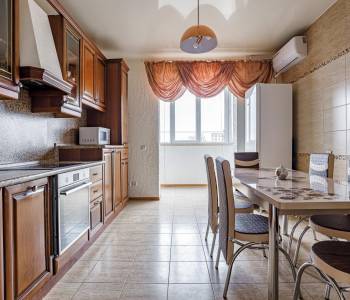 Сдается 2-х комнатная квартира, 84,5 м²