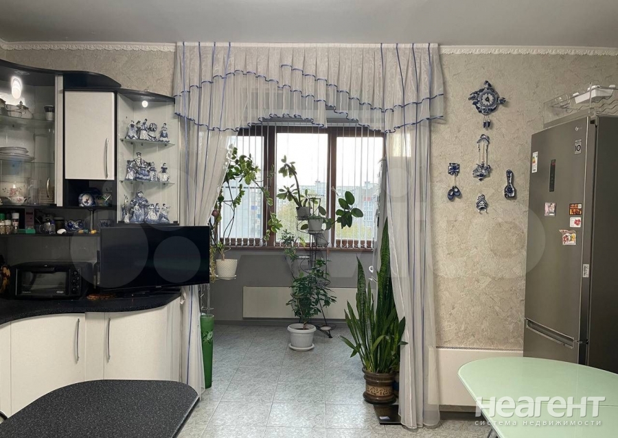 Продается Многокомнатная квартира, 120 м²