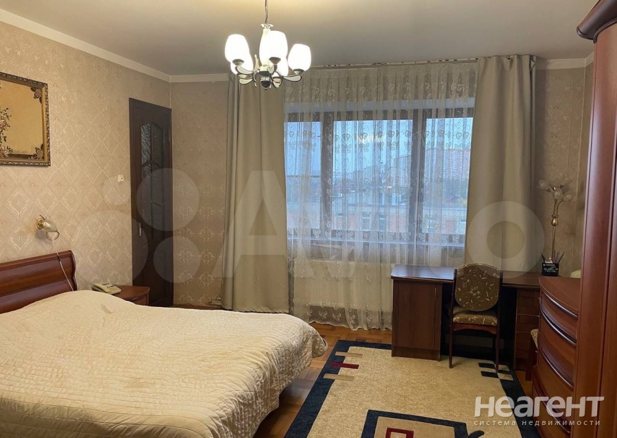 Продается Многокомнатная квартира, 120 м²