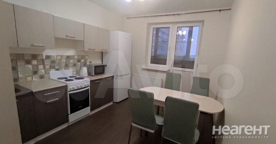 Сдается 2-х комнатная квартира, 64 м²