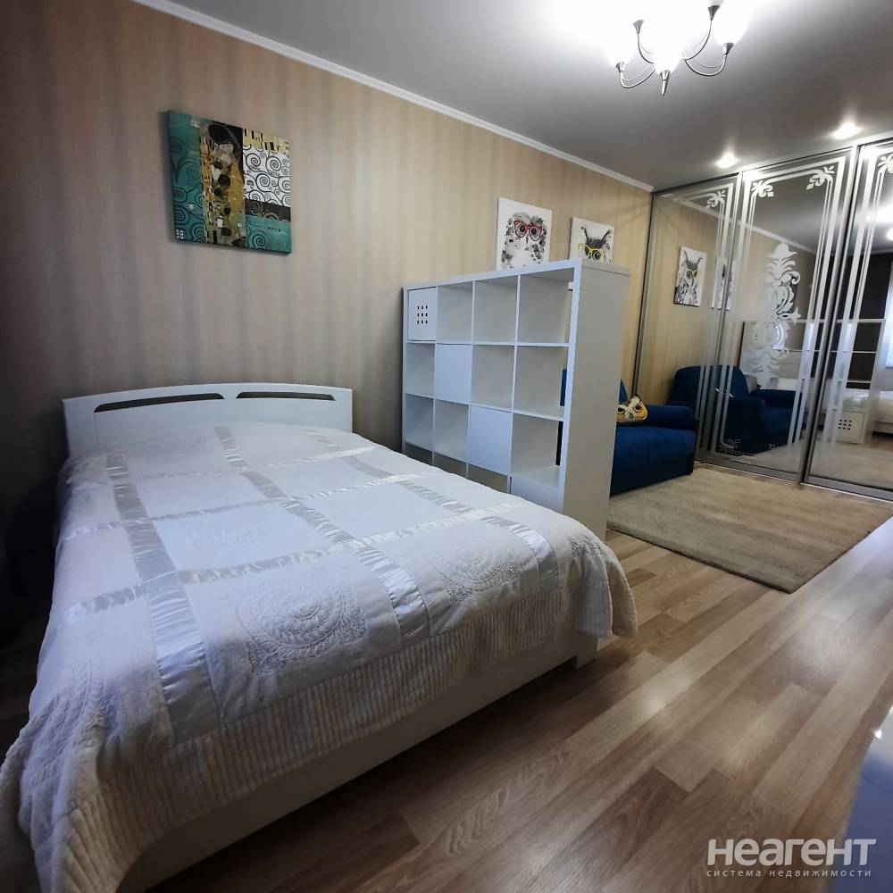 Сдается 1-комнатная квартира, 49 м²