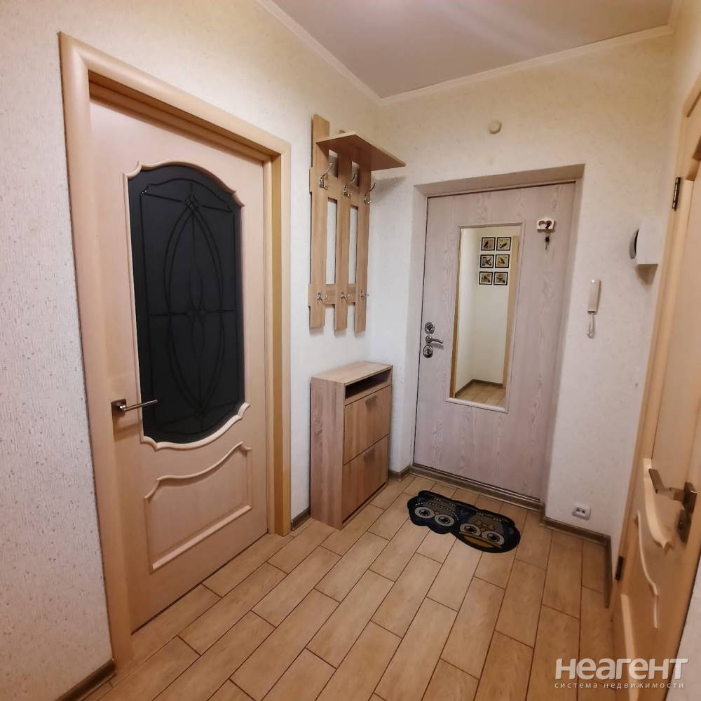 Сдается 1-комнатная квартира, 49 м²