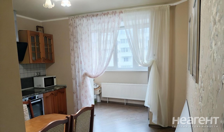 Продается 1-комнатная квартира, 43 м²