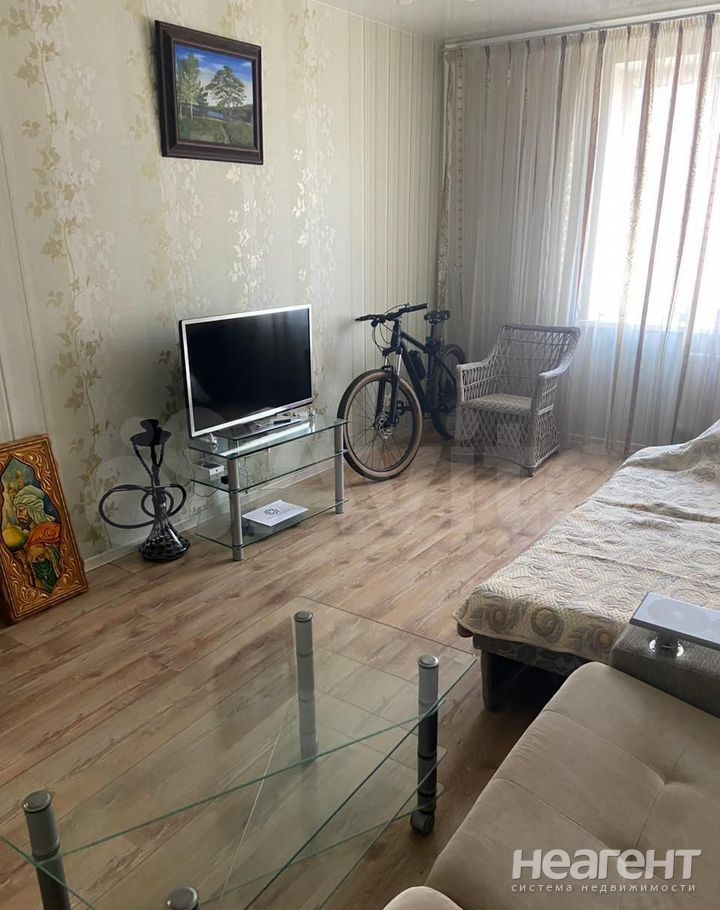 Продается 1-комнатная квартира, 41 м²