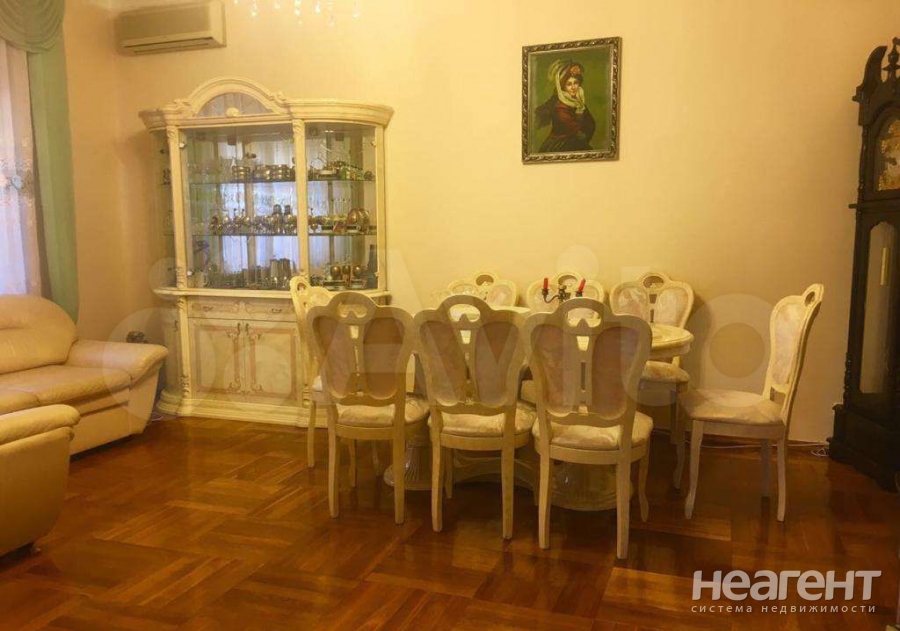 Продается Дом, 700 м²