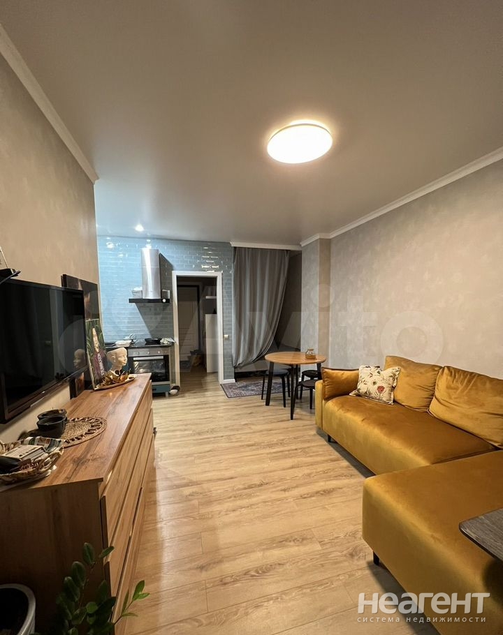 Продается 1-комнатная квартира, 42,8 м²