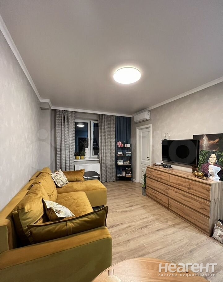 Продается 1-комнатная квартира, 42,8 м²