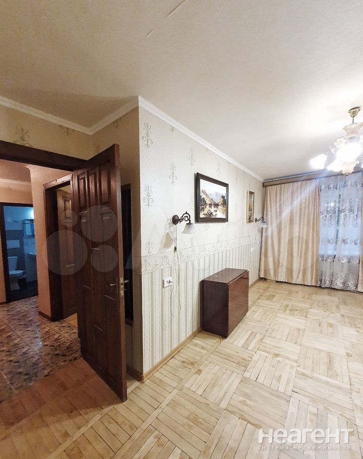 Сдается Многокомнатная квартира, 58,3 м²