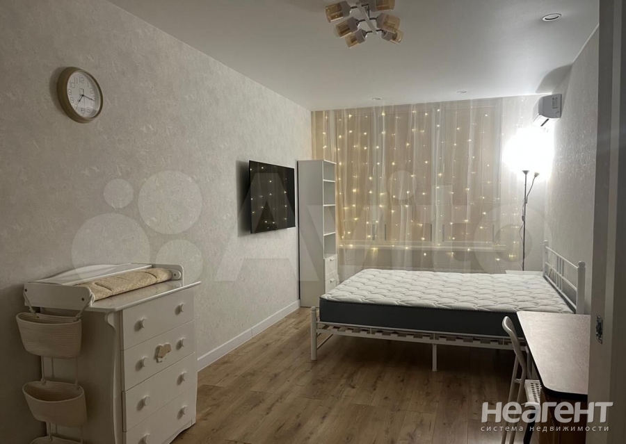 Продается 1-комнатная квартира, 44 м²