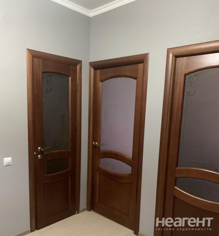 Сдается 2-х комнатная квартира, 72 м²