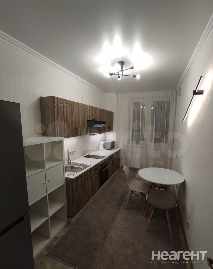 Сдается 1-комнатная квартира, 41,9 м²