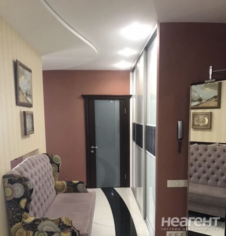 Сдается Многокомнатная квартира, 216 м²