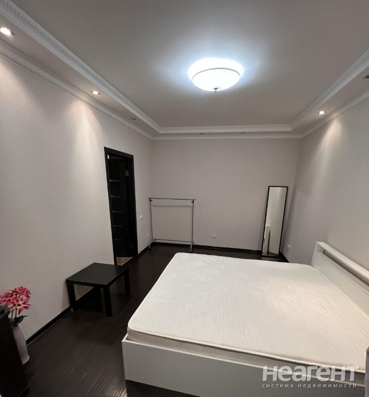 Сдается 1-комнатная квартира, 45 м²