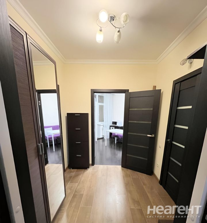 Сдается 1-комнатная квартира, 45 м²