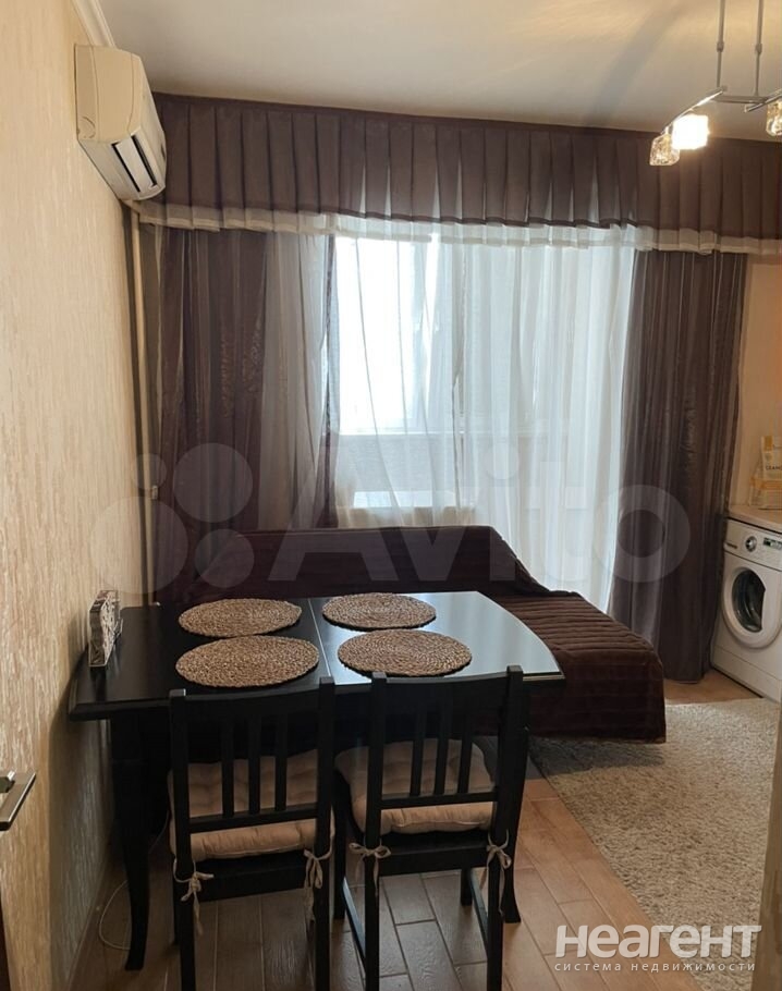 Продается 1-комнатная квартира, 40 м²