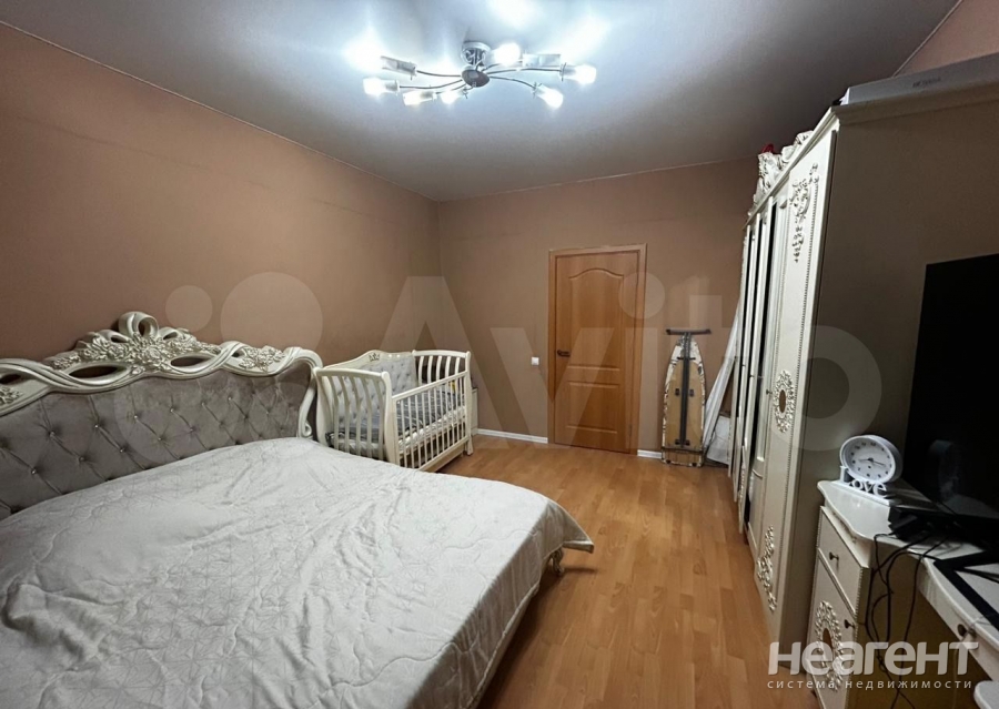 Продается 1-комнатная квартира, 46,7 м²