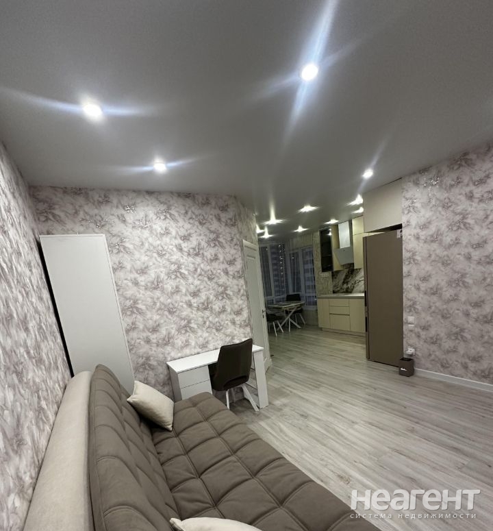 Продается 1-комнатная квартира, 39 м²