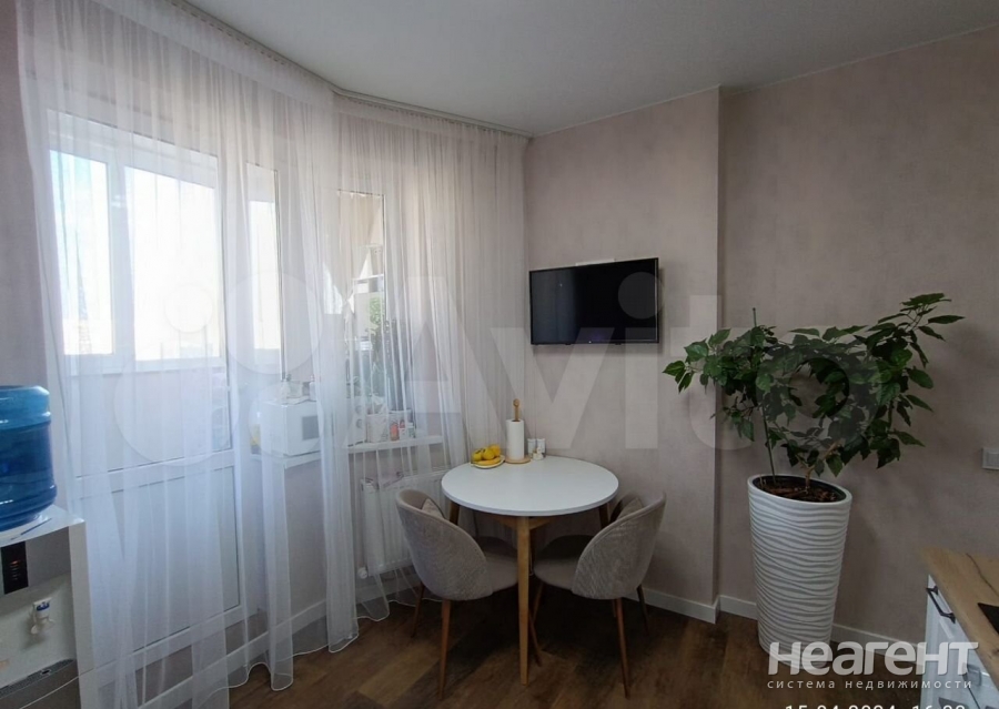 Продается 1-комнатная квартира, 44 м²