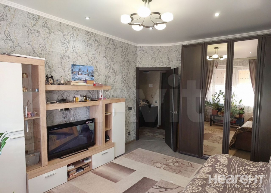 Продается 1-комнатная квартира, 40 м²