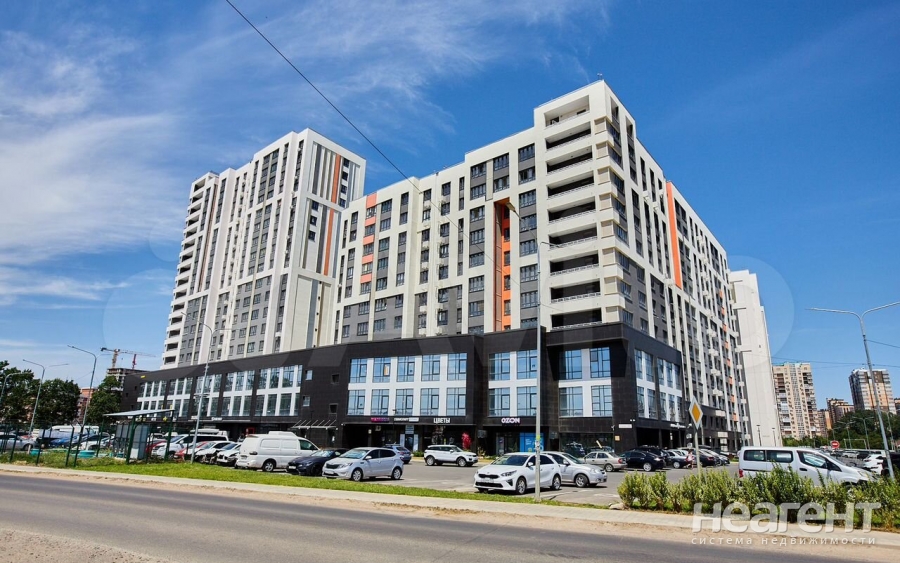 Продается 1-комнатная квартира, 37 м²