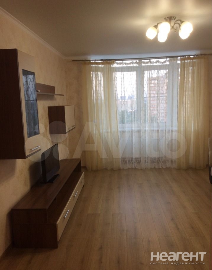 Сдается 2-х комнатная квартира, 80 м²