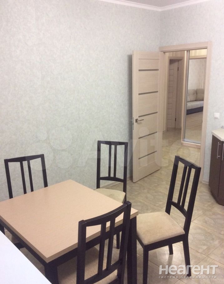 Сдается 2-х комнатная квартира, 80 м²