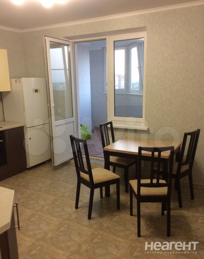 Сдается 2-х комнатная квартира, 80 м²