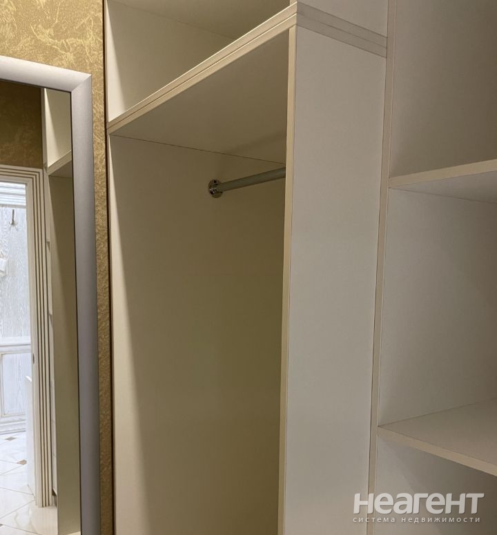 Сдается 1-комнатная квартира, 42 м²