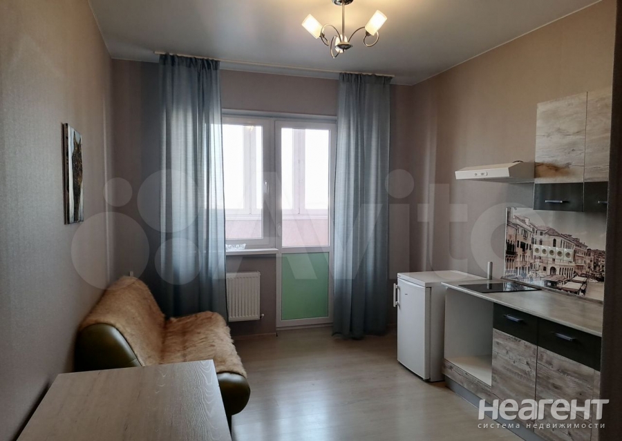 Продается 1-комнатная квартира, 50 м²