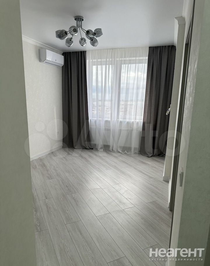 Продается 1-комнатная квартира, 40 м²