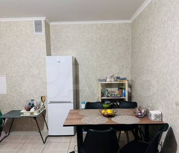 Продается 1-комнатная квартира, 42 м²