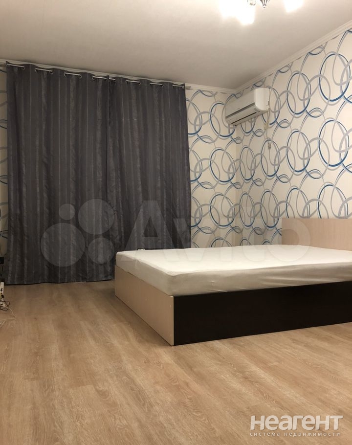 Продается 1-комнатная квартира, 35 м²