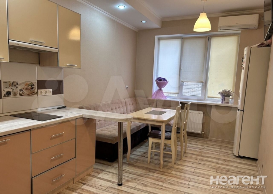 Сдается 1-комнатная квартира, 43 м²