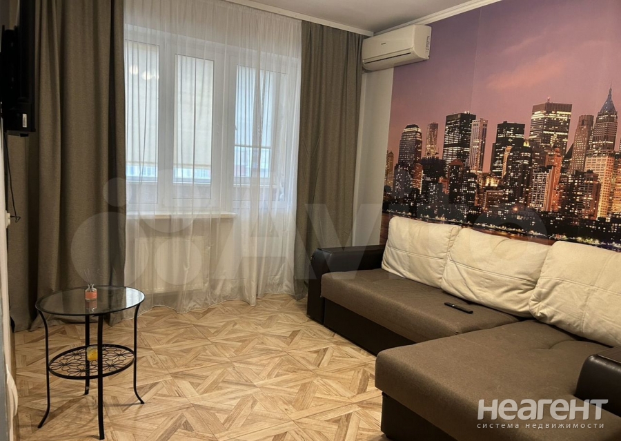 Сдается 1-комнатная квартира, 43 м²