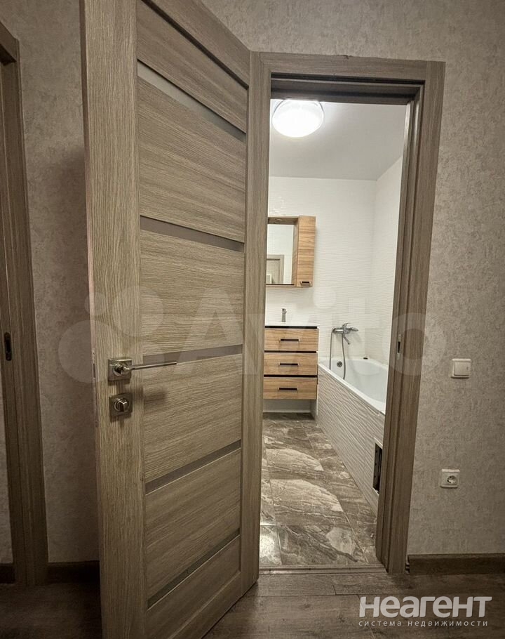 Продается 1-комнатная квартира, 40,3 м²