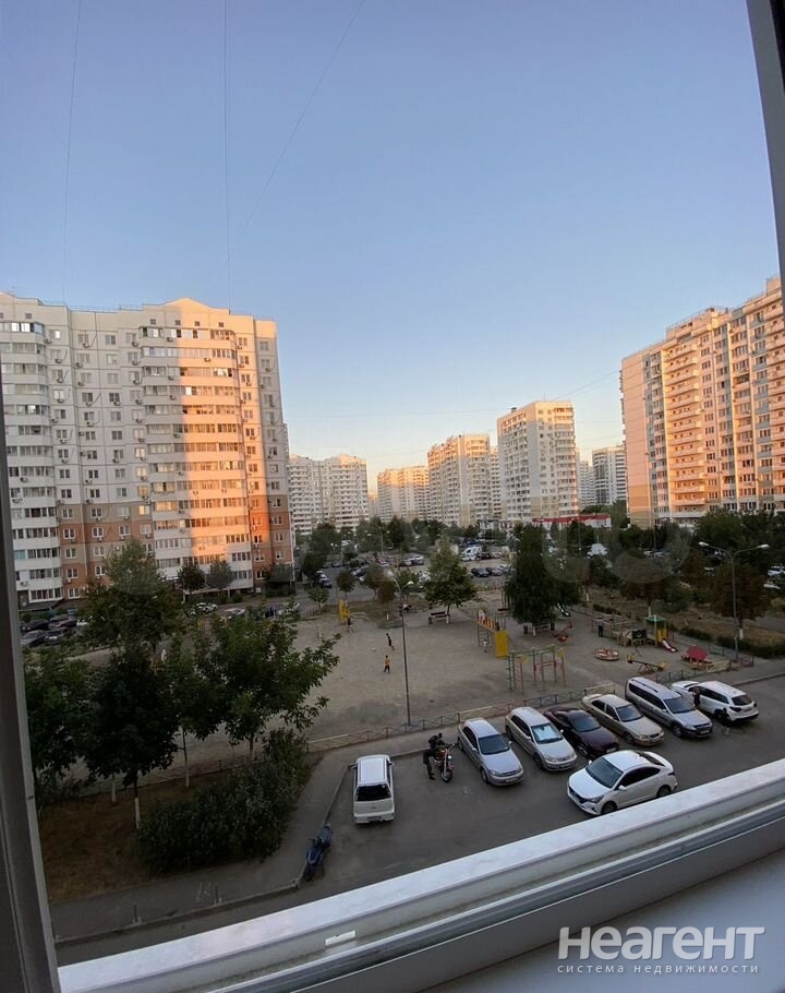 Продается 1-комнатная квартира, 46 м²