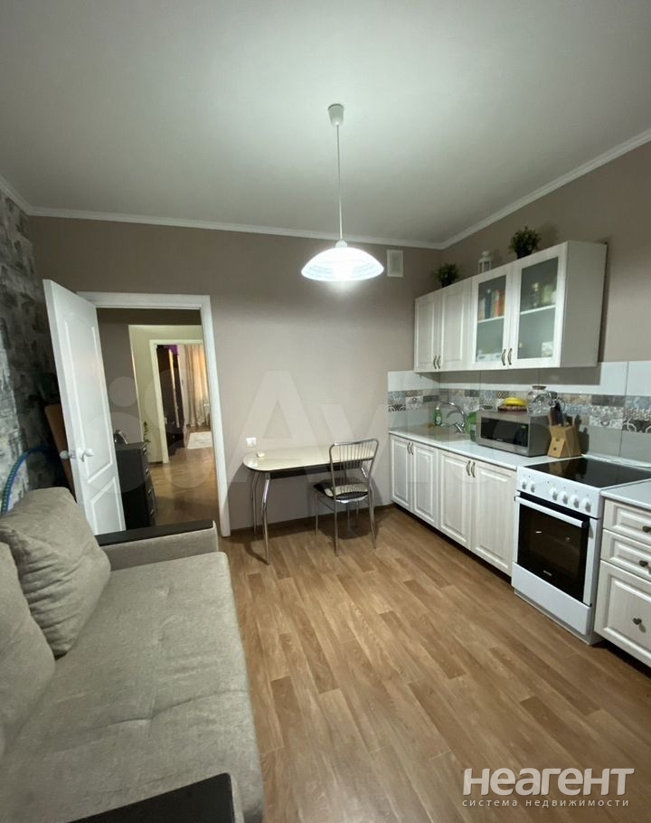 Продается 1-комнатная квартира, 46 м²