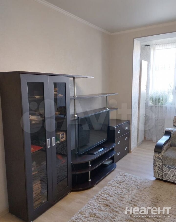 Продается 1-комнатная квартира, 42 м²