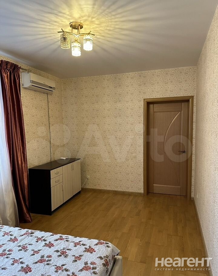 Сдается 2-х комнатная квартира, 63 м²